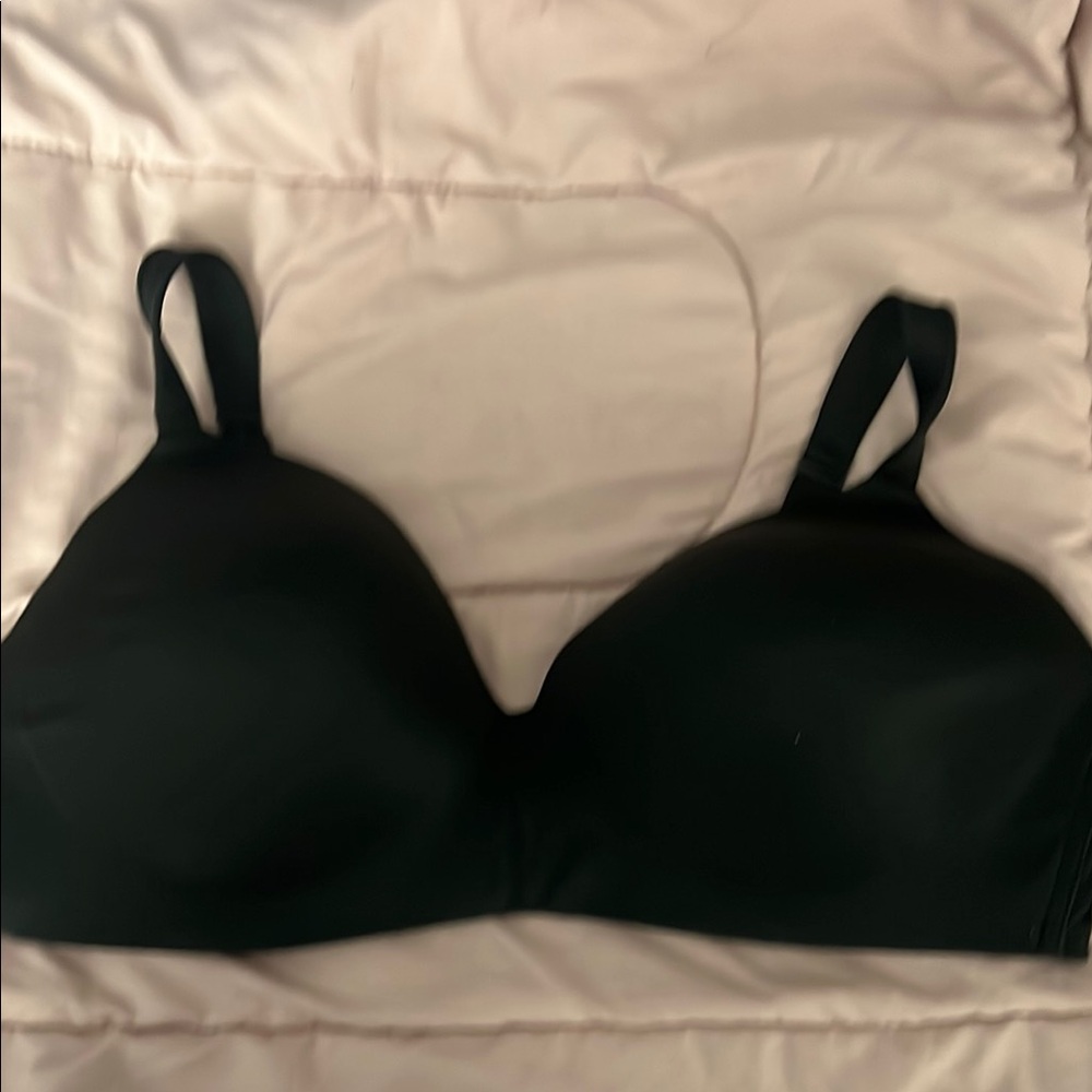 Black Wireless Bralette with Smooth Matte Finish